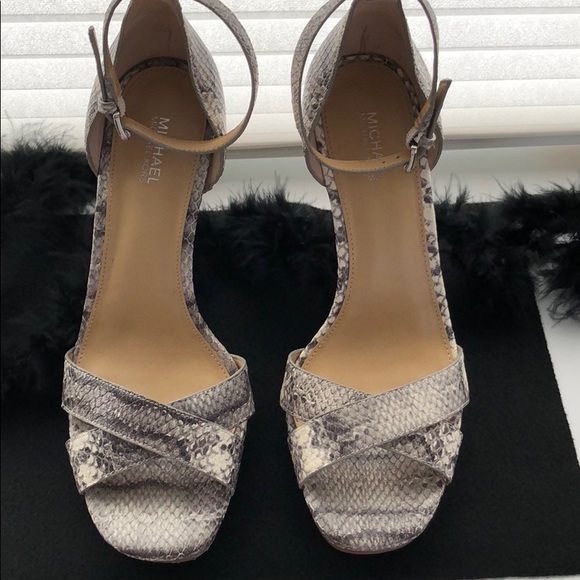 Snake skin look black cream color Michael - Picture 2 of 3